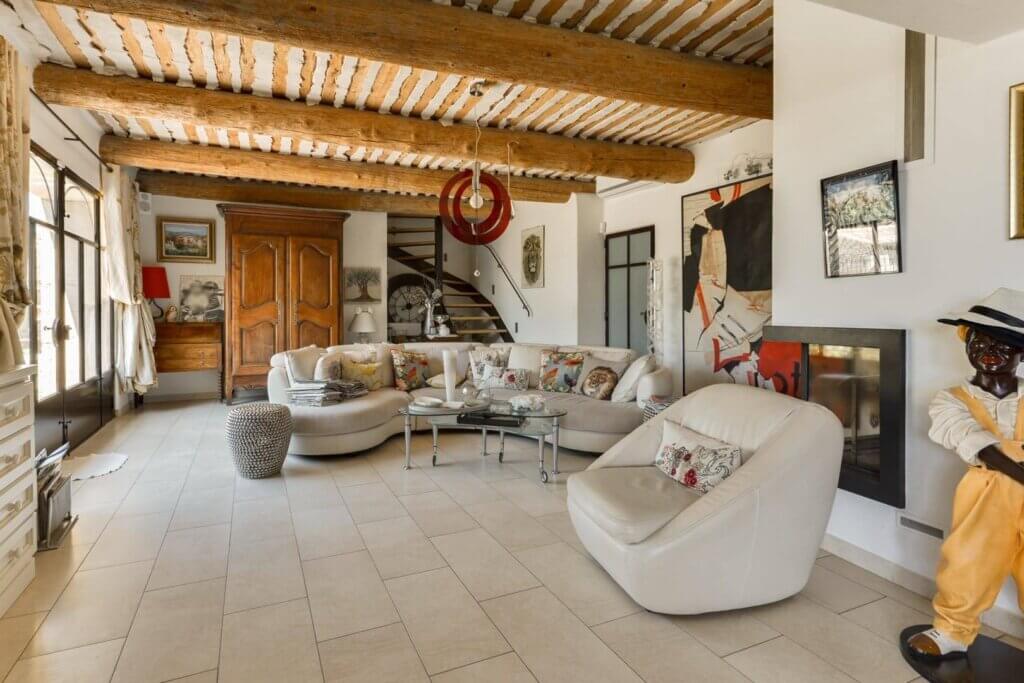 Maison d'hotes a Cabrieres dAvignon salon