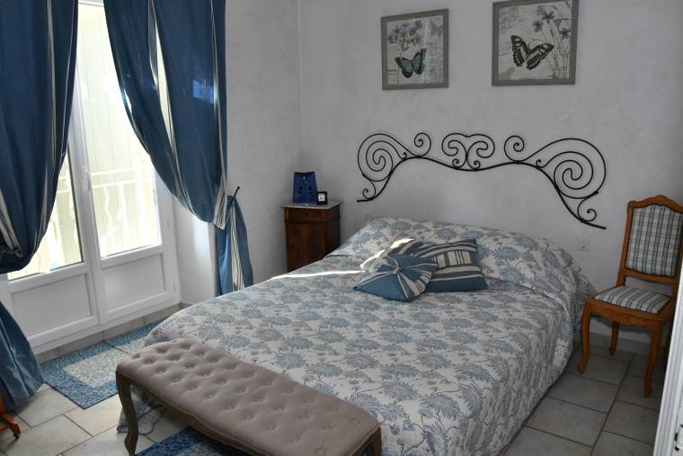 Maison dhotes a Cabrieres dAvignon sud vacances Muscat famille lit double